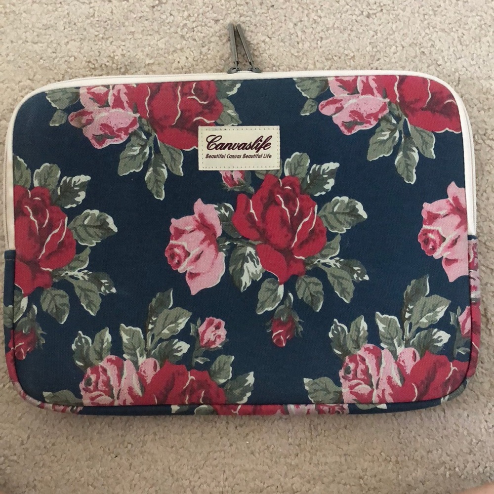 Laptop sleeve